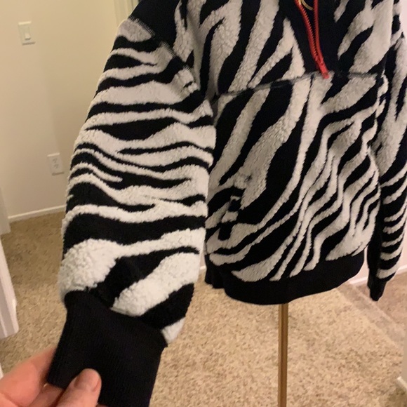 Rag and Bone zebra sherpa sweater - Picture 2 of 7